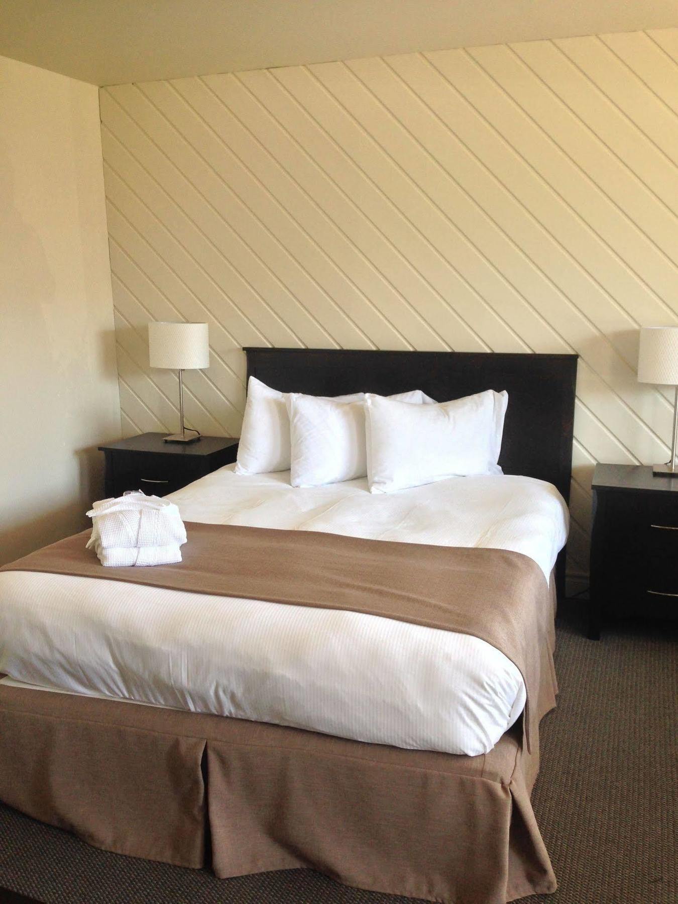 Motel Les Trois Soeurs Perce